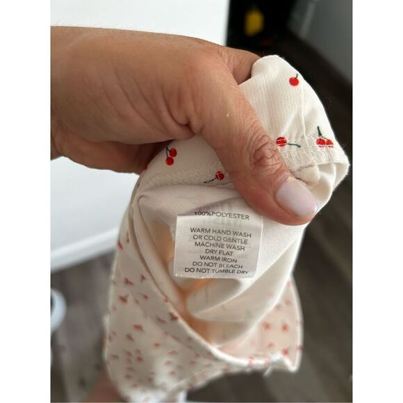 Tiger Mist White Cherry All Over Novelty Print Pants Size S Cropped Ruffle - Picture 10 of 13